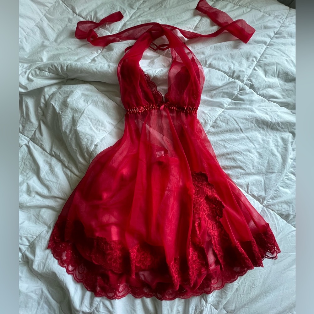 Vintage fredericks of Hollywood slip